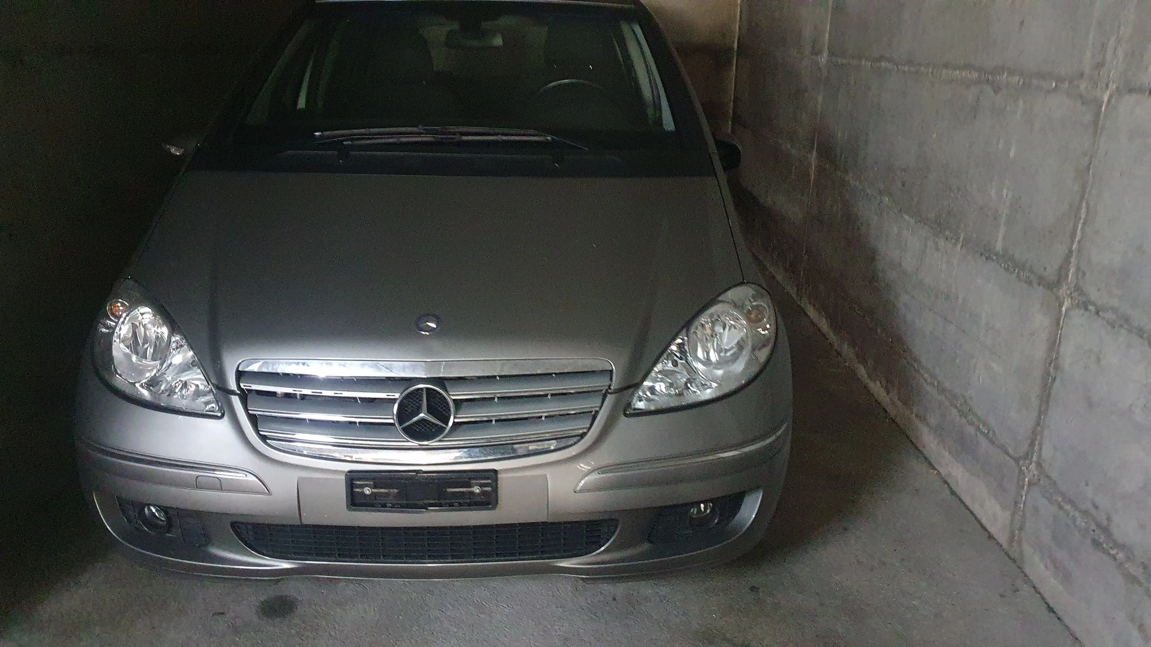 Mercedes-Benz A200